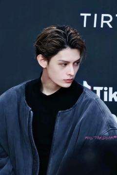 来给这个赵雨凡投投票吧家人们，如此帅气的James