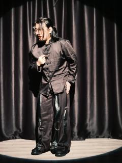 “他们终将会离去，可黄冰糖，金戒指，青绿色鹅卵石，证明他们曾