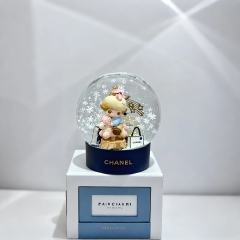 太喜欢dimoo这款童心未泯系列了！😙
装进水晶球里就更好