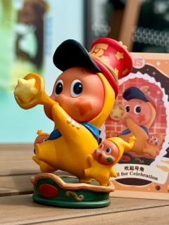 庆祝怎能少了🎵音乐?
星星人鼓起腮帮子
用尽全身力气吹响欢