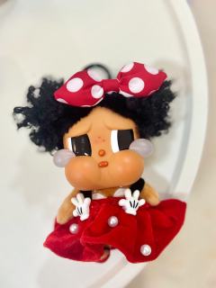 太合适啦！！
新品crybaby小黑皮太可爱啦
红波点裙呼应