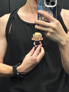 谁想把这个黑皮体育生抱回家？