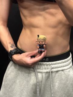 谁想把这个黑皮体育生抱回家？