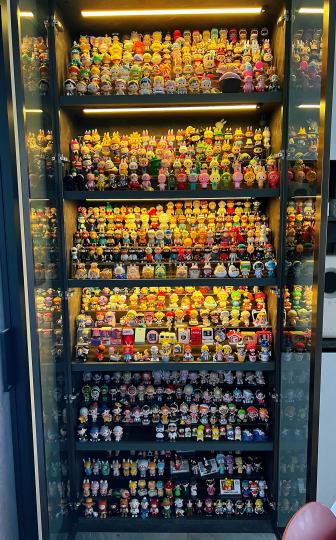 新的拉布布小搪胶要不要入手？感觉品控不是很好，些许纠结，昨晚抢到又退掉了，早上起来又有些后悔，谁懂呀！买了的人晒图看下，品控到底怎么样吧