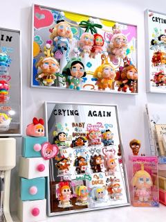 我超拿得出手的哭娃收纳画‼️
还有度假哭娃搪胶～盲盒一应俱全