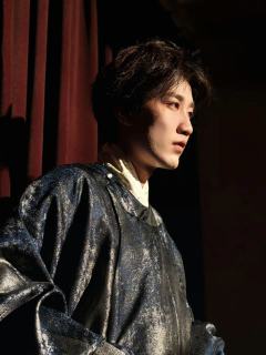 “请君入瓮，瓮中的人想出去，瓮外的人想进来”
📖剧本类型：