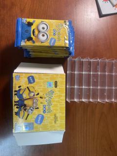 卡游小黄人第一弹，呆呆萌萌的，可惜今年没有新电影