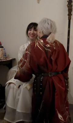 难评，真难评。

我是白小白，我微牢了。但说实话，如果非要玩