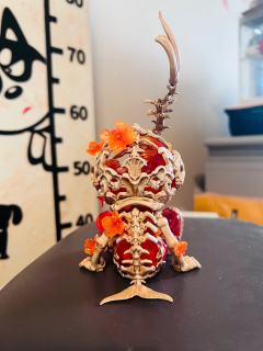 光与热一同沉入海底
庞然大物成了无边海域的一部分
鲸落万物生