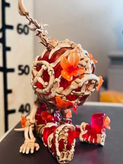 光与热一同沉入海底
庞然大物成了无边海域的一部分
鲸落万物生