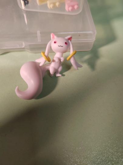 把答辩从小圆身上抠下来了，不愧是牢丘一脸出生样