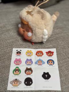 金色老虎果然是最特别的隐藏版，除了头上有老虎刺绣之外，还多了