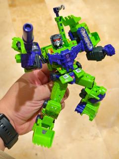 终于合体啦！和朋友出来饭都不顾着吃了，直接合体！
集齐布鲁可