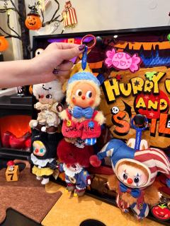 谁能想到😏这幅盲盒画的名字叫👻来了
也太🎃万圣节了吧～