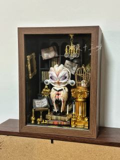 在古罗马神话中，密涅瓦是智慧女神，猫头鹰是她的象征，代表智慧