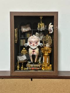 在古罗马神话中，密涅瓦是智慧女神，猫头鹰是她的象征，代表智慧