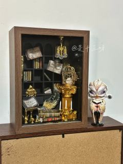 在古罗马神话中，密涅瓦是智慧女神，猫头鹰是她的象征，代表智慧