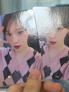 【yzy草莓冬—真假对比鉴定贴】
草莓冬真卡有三种批次，虽然