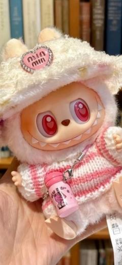 这只labubu扎染大娃要亲自拿到手
才知道对它的颜值有很多