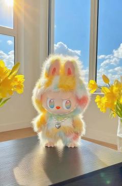 这只labubu扎染大娃要亲自拿到手
才知道对它的颜值有很多