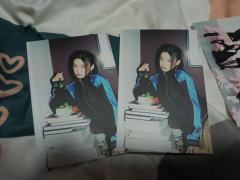 今天去买了专辑居然给我塞了两张一样的明信片，爽呆了隐藏款百年