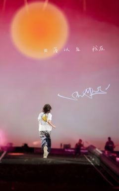 孙燕姿小野联名 
这颗苹果🍎细节太满了！