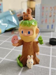 这个幽灵披风的半透明感、褶皱纹理、微闪珠光绝美，单独摆放(也