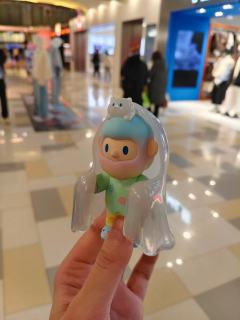 这个幽灵披风的半透明感、褶皱纹理、微闪珠光绝美，单独摆放(也