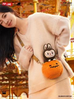 🛍️【发售产品】
「怪怪狂欢节系列-MOKOKO徽章冰箱贴