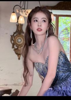 白鹿美图
冲200粉！！！