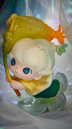 🌿 Dimoo·捕捉春天

发梢的小花随春风晃成嫩绿色涟漪