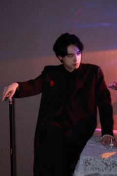 当爱人变成了一种诅咒般的存在长久持续,
我们之间已是最深刻,