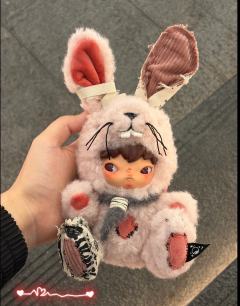 野子哥最推荐的毛绒！是这只浅粉色的兔子毛绒挂件！🐰🎀这是