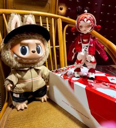 巨好看，我可能运气好收到的郭培做工很好，妆面裙子乌鸦装饰都很