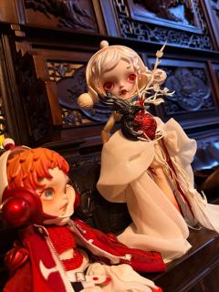 巨好看，我可能运气好收到的郭培做工很好，妆面裙子乌鸦装饰都很