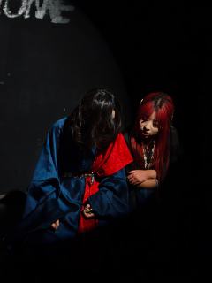 剧本名：大宴之上
人数：6人（4女2男）
类型：情感 演绎 
