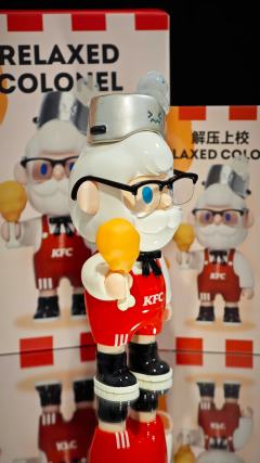 哪里忍得住！Bob的老头形象完美契合肯德基爷爷！必须收藏一个