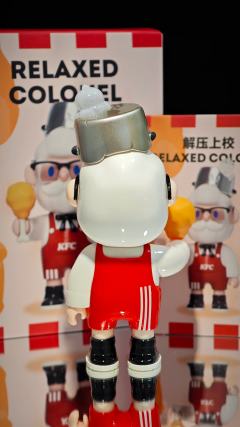 哪里忍得住！Bob的老头形象完美契合肯德基爷爷！必须收藏一个