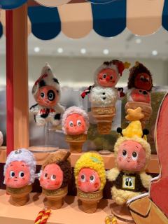 今天特地去楼下看了实物
还是被可爱到了⭐️
方盘放吐司很适合