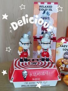 今天半个潮玩圈都是 FarmerBob和KFC联名吧
曾经的