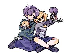 一个坐姿抱娃贴贴，三张拍立得+奇怪的美工，一个美食Q，一个m