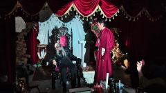 「还记得么?
赤溪从前的名字，叫做赫伯克斯汀。
赫伯克斯汀，