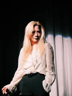 “欢迎各位玩家来到赤溪的世界，你将扮演的角色是…”
哦不，串