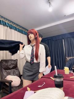 “这个世界好奇怪，把想活着的人往死里逼，又劝想死的人好好活着