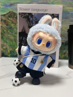 “我的快乐是具象的”⚽️  
毛绒兔兔穿上葡国7号战袍！  