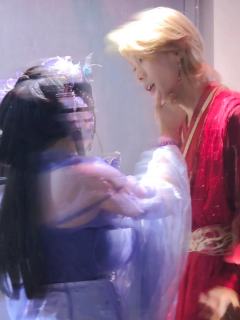 ✨烟花易冷，一如凡人的痴妄终究要散作尘埃。
——而神祇垂目，