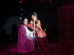 方逆苏浅语：爱意藏于刀锋之下，见血方能清晰。

醉凌云——和