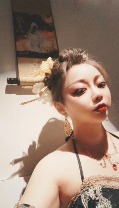 ￼ 第一次觉得打一个本连妆造都是浪费

我平时也是打过F4的