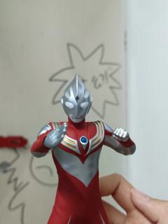 眉清目秀...