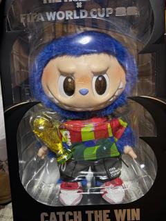 也是拥有了蓝盆友了 labubu*FIFA 蓝色的毛手感软糯